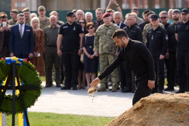 Ukraine holds funeral ceremony for nationalist leader Yevhen Konovalets in Kyiv KYIV, UKRAINE - AUGUST 18: (----EDITORIAL USE ONLY - MANDATORY CREDIT - UKRAINIAN PRESIDENCY HANDOUT - NO MARKETING NO ADVERTISING CAMPAIGNS - DISTRIBUTED AS A SERVICE TO CLIENTS----) Ukrainian President Volodymyr Zelenskyy attends the funeral and reburial ceremony of Yevhen Konovalets, a Ukrainian nationalist leader and founder of the Organization of Ukrainian Nationalists, in Kyiv, Ukraine, on August 18, 2026. Ukrainian Presidency Handout Anadolu Kyiv Ukraine. Editorial use only. Please get in touch for any other usage.  Copyright: x2026xAnadoluxUkrainianxPresidency Handoutx