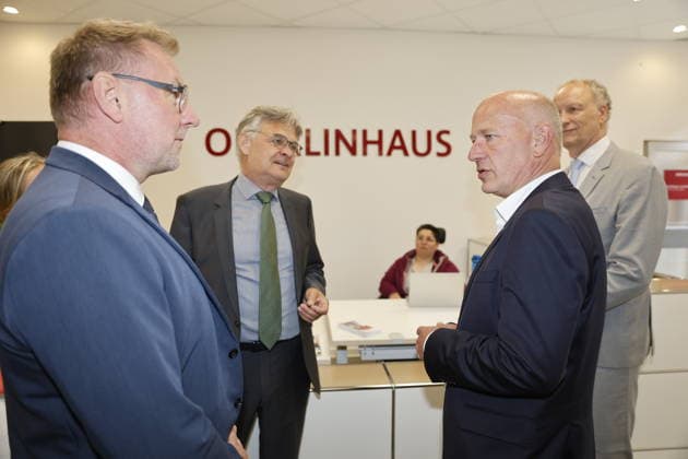 Kai Wegner, Bürgermeister, Dr. Matthias Fichtmüller, Thomas Neubauer, Daniel Klappenbach; Wort-Bild-Termin: 12.30 Uhr, Besuch einer Einrichtung der Oberlinhaus Werkstätten gGmbH, am 18.08.2026 in Berlin, (Oberlinhaus Werkstätten gGmbH), Deutschland *** Kai Wegner, Mayor; Dr. Matthias Fichtmüller; Thomas Neubauer; Daniel Klappenbach; Text, Photo, Event at 12:30 p.m., visit to a facility of Oberlinhaus Werkstätten gGmbH, on August 18, 2026, in Berlin, Oberlinhaus Werkstätten gGmbH, Germany