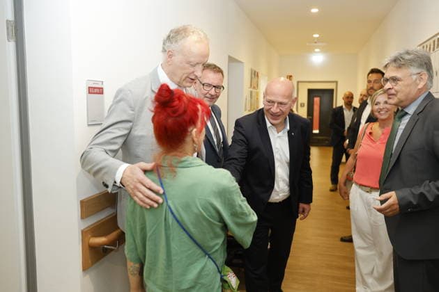Kai Wegner, Bürgermeister, Dr. Matthias Fichtmüller, Thomas Neubauer, Daniel Klappenbach; Wort-Bild-Termin: 12.30 Uhr, Besuch einer Einrichtung der Oberlinhaus Werkstätten gGmbH, am 18.08.2026 in Berlin, (Oberlinhaus Werkstätten gGmbH), Deutschland *** Kai Wegner, Mayor; Dr. Matthias Fichtmüller; Thomas Neubauer; Daniel Klappenbach; Text, Photo, Event at 12:30 p.m., visit to a facility of Oberlinhaus Werkstätten gGmbH, on August 18, 2026, in Berlin, Oberlinhaus Werkstätten gGmbH, Germany