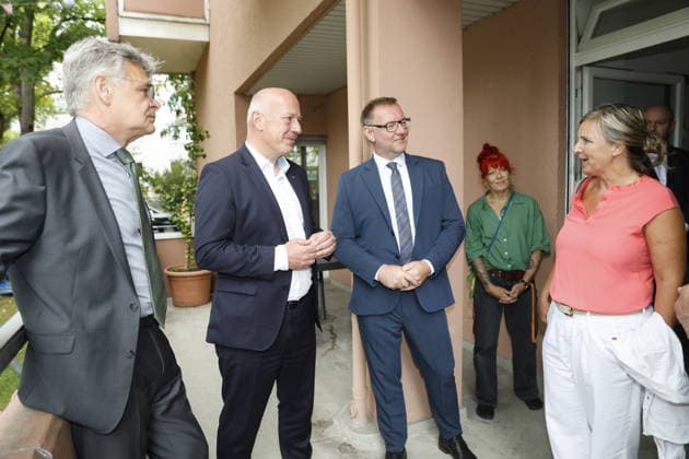 Kai Wegner, Bürgermeister, Dr. Matthias Fichtmüller, Thomas Neubauer, Daniel Klappenbach; Wort-Bild-Termin: 12.30 Uhr, Besuch einer Einrichtung der Oberlinhaus Werkstätten gGmbH, am 18.08.2026 in Berlin, (Oberlinhaus Werkstätten gGmbH), Deutschland *** Kai Wegner, Mayor; Dr. Matthias Fichtmüller; Thomas Neubauer; Daniel Klappenbach; Text, Photo, Event at 12:30 p.m., visit to a facility of Oberlinhaus Werkstätten gGmbH, on August 18, 2026, in Berlin, Oberlinhaus Werkstätten gGmbH, Germany