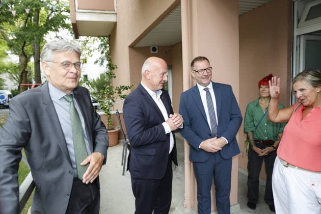 Kai Wegner, Bürgermeister, Dr. Matthias Fichtmüller, Thomas Neubauer, Daniel Klappenbach; Wort-Bild-Termin: 12.30 Uhr, Besuch einer Einrichtung der Oberlinhaus Werkstätten gGmbH, am 18.08.2026 in Berlin, (Oberlinhaus Werkstätten gGmbH), Deutschland *** Kai Wegner, Mayor; Dr. Matthias Fichtmüller; Thomas Neubauer; Daniel Klappenbach; Text, Photo, Event at 12:30 p.m., visit to a facility of Oberlinhaus Werkstätten gGmbH, on August 18, 2026, in Berlin, Oberlinhaus Werkstätten gGmbH, Germany