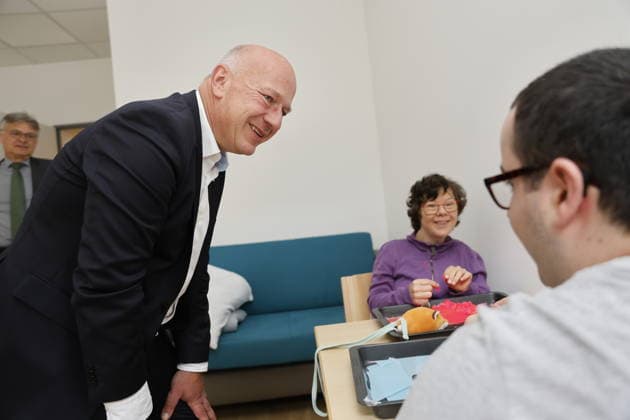 Kai Wegner, Bürgermeister, Dr. Matthias Fichtmüller, Thomas Neubauer, Daniel Klappenbach; Wort-Bild-Termin: 12.30 Uhr, Besuch einer Einrichtung der Oberlinhaus Werkstätten gGmbH, am 18.08.2026 in Berlin, (Oberlinhaus Werkstätten gGmbH), Deutschland *** Kai Wegner, Mayor; Dr. Matthias Fichtmüller; Thomas Neubauer; Daniel Klappenbach; Text, Photo, Event at 12:30 p.m., visit to a facility of Oberlinhaus Werkstätten gGmbH, on August 18, 2026, in Berlin, Oberlinhaus Werkstätten gGmbH, Germany