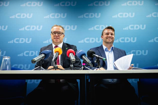 PRESSEKONFERENZ CDU THÜRINGEN ERFURT 18. August 2026 - Erfurt: Der Thüringer Ministerpräsident Mario Voigt und CDU-Generalsekretär Niklas Waßmann gaben am 18. August 2026 eine Pressekonferenz in der Landesgeschäftsstelle der CDU Thüringen. *** PRESS CONFERENCE: CDU THURINGIA, ERFURT, August 18, 2026 Erfurt: Thuringia’s Minister President Mario Voigt and CDU Secretary General Niklas Waßmann held a press conference on August 18, 2026, at the CDU Thuringia state headquarters