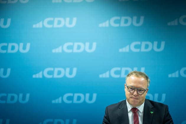 Mario Voigt, Ministerpräsident Thüringen, gibt in der CDU-Landesgeschäftsstelle eine Pressekonferenz;Pressekonferenz des Ministerpräsidenten von Thüringen in der Landesgeschäftsstelle der CDU, Erfurt Thüringen Deutschland Landesgeschäftsstelle CDU Thür *** Mario Voigt, Minister-President of Thuringia, holds a press conference at the CDU state headquarters Press conference by the Minister-President of Thuringia at the CDU state headquarters, Erfurt, Thuringia, Germany CDU Thuringia State Headquarters