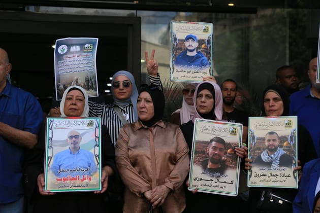 Palestinians Rally in Nablus in Support of Prisoners Palestinians take part in the weekly rally by families of prisoners in Nablus, West Bank, on August 18, 2026, calling for the release of their relatives and expressing solidarity with Palestinian prisoners held in Israeli jails. Photo by Mohammed Nasser apaimages Nablus West Bank Palestinian Territory 180826_Nablus_MN_00(2) Copyright: xapaimagesxMohammedxNasserx xapaimagesx