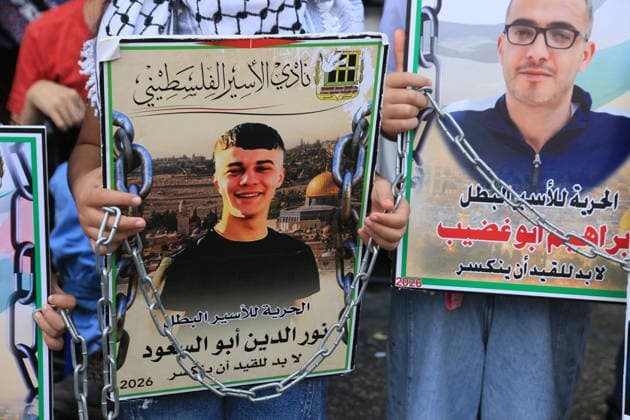 Palestinians Rally in Nablus in Support of Prisoners Palestinians take part in the weekly rally by families of prisoners in Nablus, West Bank, on August 18, 2026, calling for the release of their relatives and expressing solidarity with Palestinian prisoners held in Israeli jails. Photo by Mohammed Nasser apaimages Nablus West Bank Palestinian Territory 180826_Nablus_MN_00(6) Copyright: xapaimagesxMohammedxNasserx xapaimagesx