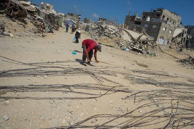 Gaza residents salvage metal from destroyed homesGaza residents salvage metal from destroyed homes KHAN YOUNIS, GAZA STRIP, PALESTINE, AUGUST 18, 2026: Palestinians salvage metal from the rubble of destroyed homes in Khan Younis for reuse in making tents and other items needed for daily life, amid shortages of materials and limited resources in the Gaza Strip. KHAN YOUNIS Palestine, State of Copyright: x xRamzixAbuxAmerx xJNAxPressx