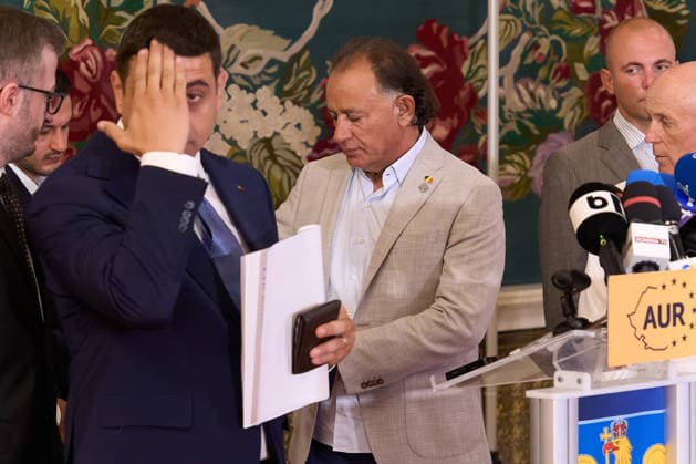 AUR MP Mohammad Murad Proposes Crisis Cell for Romanian Economy and Capital, Bucharest, Romania Bucharest, Romania. 18th Aug, 2026: Businessman Mohammad Murad (C), deputy for the Alliance for the Union of Romanians (AUR) and chairman of the Chamber of Deputies Committee for Entrepreneurship and Tourism, prepares to speak during a press conference at the Chamber of Deputies. He proposed the establishment of a Crisis Cell for the Romanian Economy and Capital, requesting that it become operational within 15 days in order to begin delivering concrete, immediately applicable measures to protect Romanian companies, jobs, investments, and domestic capital. Bucharest Romania Copyright: xLucianxAlecux