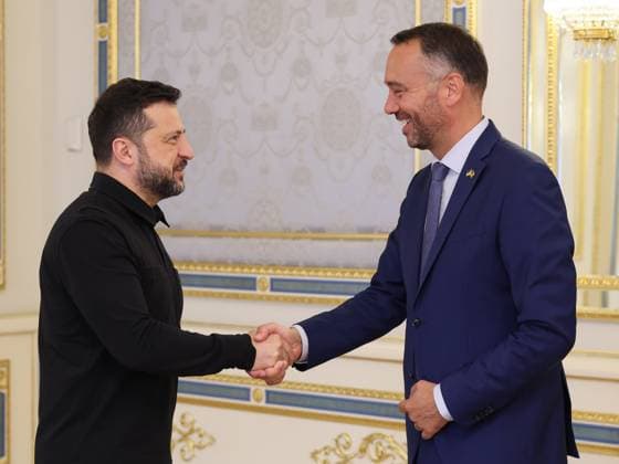 Ukraine president Volodymyr Zelensky and Vice-prime minister and Minister of Foreign Affairs Maxime Prevot pictured during a meeting with Ukrainian President during a visit to Kyiv, Tuesday 18 August 2026, part of a visit of the Belgian Foreign Minister to Ukraine.  BENOITxDOPPAGNE 183677670