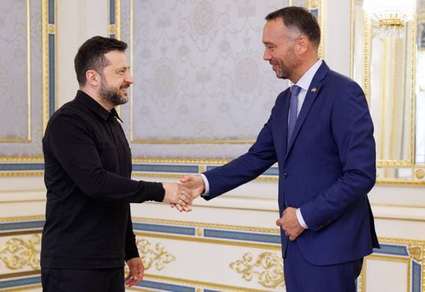Ukraine president Volodymyr Zelensky, welcomes and Vice-prime minister and Minister of Foreign Affairs Maxime Prevot prior to a meeting with Ukrainian President during a visit to Kyiv, Tuesday 18 August 2026, part of a visit of the Belgian Foreign Minister to Ukraine.  BENOITxDOPPAGNE 183677686