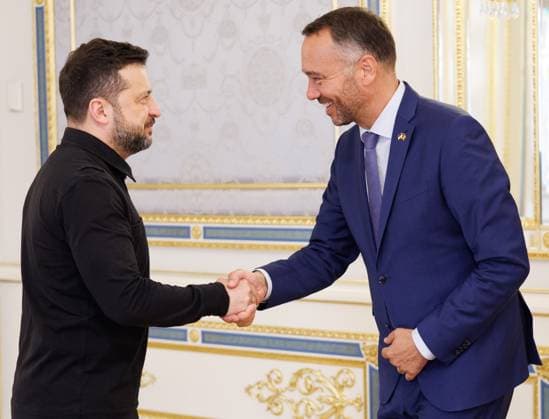 Ukraine president Volodymyr Zelensky, welcomes and Vice-prime minister and Minister of Foreign Affairs Maxime Prevot prior to a meeting with Ukrainian President during a visit to Kyiv, Tuesday 18 August 2026, part of a visit of the Belgian Foreign Minister to Ukraine.  BENOITxDOPPAGNE 183677717