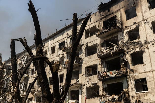 Aftermath of Russian attack on Ukraine s Kramatorsk KRAMATORSK, UKRAINE - AUGUST 18: A view of a destroyed and burning residential building following a Russian airstrike in Kramatorsk, Ukraine, on August 18, 2026. Francisco Richart Anadolu Kramatorsk Ukraine. Editorial use only. Please get in touch for any other usage.  Copyright: x2026xAnadoluxFranciscoxRichartx