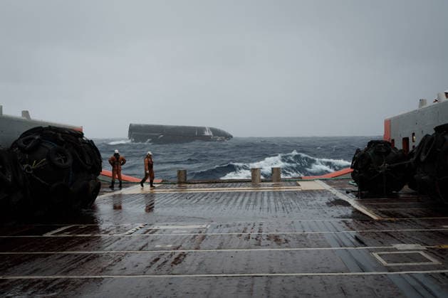 After approximately 24 days at sea, the SpaceX Recovery team successfully guided Starship to a location just off the coast of Christmas Island, as seen in pictures released on Tuesday, August 18, 2026. A team of SpaceX engineers is on their way to conduct additional analysis on the vehicle in calmer waters before attempting to return it to Starbase.  WAX2026081804 SPACEX