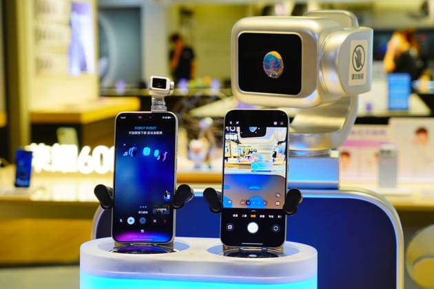 BEIJING, CHINA - AUGUST 18: A general view shows the Honor Robot Phone on August 18, 2026 in Beijing, China. The device is marketed as the world s first robot phone and has officially launched for sale.  Copyright: xVCGx 111660704530