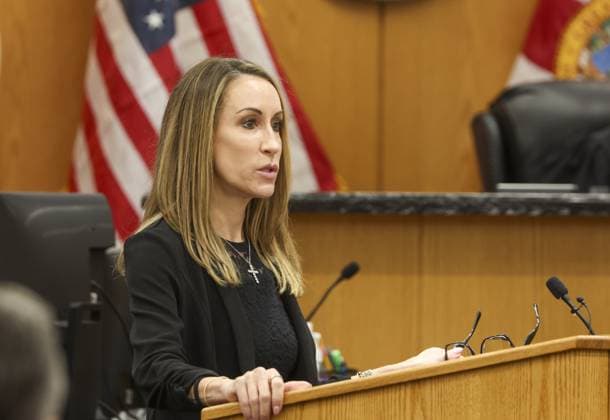 August 18, 2026, Brooksville, Florida, USA: Defense attorney Jenna Finkelstein performs opening arguments in the trial of Jeffrey Crum on Tuesday, Aug. 18, 2026, at the Hernando County Courthouse in Brooksville. Brooksville USA - ZUMAs70_ 20260818_zan_s70_058 Copyright: xDouglasxR.xCliffordx