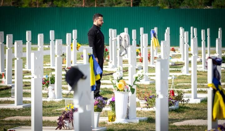 Zelensky Attends Reburial of Yevhen Konovalets Near Kyiv Ukrainian President Volodymyr Zelensky attends the reburial ceremony of Yevhen Konovalets, a colonel in the army of the Ukrainian People’s Republic and the first head of the Organization of Ukrainian Nationalists, at the National Military Memorial Cemetery near Kyiv, Ukraine, on August 18, 2026. Konovalets’ remains were returned to Ukraine 88 years after his burial in Rotterdam, where he was assassinated in 1938, during a ceremony attended by officials and military figures. Photo by PRESIDENT OF UKRAINE apaimages Ukraine Ukraine Ukraine 180826_Ukraine_UPO_00(8).jpeg Copyright: xapaimagesxPRESIDENTxOFxUKRAINEx xapaimagesx