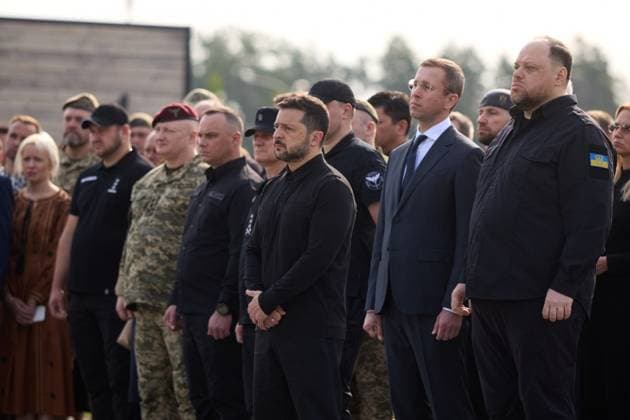 Zelensky Attends Reburial of Yevhen Konovalets Near Kyiv Ukrainian President Volodymyr Zelensky attends the reburial ceremony of Yevhen Konovalets, a colonel in the army of the Ukrainian People’s Republic and the first head of the Organization of Ukrainian Nationalists, at the National Military Memorial Cemetery near Kyiv, Ukraine, on August 18, 2026. Konovalets’ remains were returned to Ukraine 88 years after his burial in Rotterdam, where he was assassinated in 1938, during a ceremony attended by officials and military figures. Photo by PRESIDENT OF UKRAINE apaimages Ukraine Ukraine Ukraine 180826_Ukraine_UPO_00(24).jpeg Copyright: xapaimagesxPRESIDENTxOFxUKRAINEx xapaimagesx