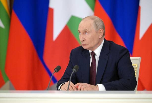 Russia Myanmar 9223792 18.08.2026 Russian President Vladimir Putin attends a signing ceremony following a meeting with Myanmar President Min Aung Hlaing at the Kremlin in Moscow, Russia. Alexey Nikolskiy Sputnik Moscow Russia  Copyright: xAlexeyxNikolskiyx