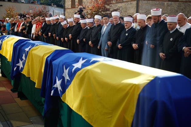 Funeral prayer held in Zenica for five Bosnian mountaineers died on Mount Elbrus ZENICA, BOSNIA AND HERZEGOVINA - AUGUST 18: A large number of citizens, family members, friends, colleagues, mountaineers and members of the Mountain Rescue Service gathered in front of the Carsijska Mosque to bid a final farewell to 5 mountaineers Alma Okanovic, Denis Okanovic, Meliha Causevic, Nermin Talam and Almir Krivdic, died on Mount Elbrus in Zenica, Bosnia and Herzegovina on August 18, 2026. Elman Omic Anadolu Zenica Bosnia and Herzegovina. Editorial use only. Please get in touch for any other usage.  Copyright: x2026xAnadoluxElmanxOmicx