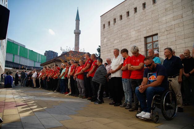 Funeral prayer held in Zenica for five Bosnian mountaineers died on Mount Elbrus ZENICA, BOSNIA AND HERZEGOVINA - AUGUST 18: A large number of citizens, family members, friends, colleagues, mountaineers and members of the Mountain Rescue Service gathered in front of the Carsijska Mosque to bid a final farewell to 5 mountaineers Alma Okanovic, Denis Okanovic, Meliha Causevic, Nermin Talam and Almir Krivdic, died on Mount Elbrus in Zenica, Bosnia and Herzegovina on August 18, 2026. Elman Omic Anadolu Zenica Bosnia and Herzegovina. Editorial use only. Please get in touch for any other usage.  Copyright: x2026xAnadoluxElmanxOmicx