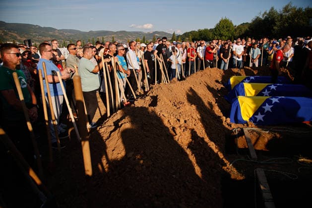 Funeral prayer held in Zenica for five Bosnian mountaineers died on Mount Elbrus ZENICA, BOSNIA AND HERZEGOVINA - AUGUST 18: A large number of citizens, family members, friends, colleagues, mountaineers and members of the Mountain Rescue Service gathered in front of the Carsijska Mosque to bid a final farewell to 5 mountaineers Alma Okanovic, Denis Okanovic, Meliha Causevic, Nermin Talam and Almir Krivdic, died on Mount Elbrus in Zenica, Bosnia and Herzegovina on August 18, 2026. Elman Omic Anadolu Zenica Bosnia and Herzegovina. Editorial use only. Please get in touch for any other usage.  Copyright: x2026xAnadoluxElmanxOmicx