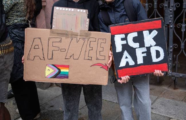 August 18, 2026, Leipzig, Saxony, Germany: LEIPZIG, GERMANY - AUGUST 18, 2026: Demonstrators gathered at the Naschmarkt in LeipzigÃ¢â‚¬â ¢s city centre to protest against an Alternative for Germany (AfD) campaign event being held at the historic Alte HandelsboÂ¶rse. Around 350 people took part in the demonstration against the far-right party, carrying numerous signs and banners expressing their opposition to the AfD and its political agenda. Leipzig Germany - ZUMAq101 20260818_zna_q101_146 Copyright: xMariaxCastrox