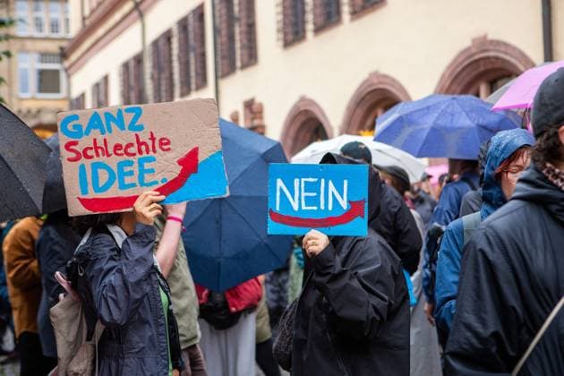 August 18, 2026, Leipzig, Saxony, Germany: LEIPZIG, GERMANY - AUGUST 18, 2026: Demonstrators gathered at the Naschmarkt in LeipzigÃ¢â‚¬â ¢s city centre to protest against an Alternative for Germany (AfD) campaign event being held at the historic Alte HandelsboÂ¶rse. Around 350 people took part in the demonstration against the far-right party, carrying numerous signs and banners expressing their opposition to the AfD and its political agenda. Leipzig Germany - ZUMAq101 20260818_zna_q101_153 Copyright: xMariaxCastrox