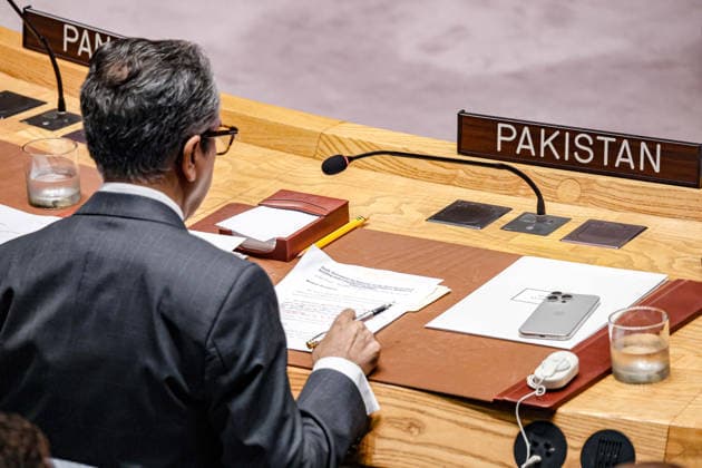 August 18, 2026, New York, New York, United States: Seen from behind, ASIM IFTIKHAR AHMAD, Permanent Representative of Pakistan to the United Nations, addresses the UN Security Council during a meeting on the situation in Libya, at UNHQ. New York United States - ZUMAo116 20260818_znp_o116_015 Copyright: xBiancaxOterox