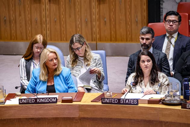 August 18, 2026, New York, New York, United States: JENNIFER LOCETTA (R), U.S. Alternative Representative for Special Political Affairs, addresses the UN Security Council during a meeting on the situation in Libya as SARAH MACINTOSH (L), Permanent Representative of the United Kingdom to the United Nations, listens, at UNHQ. New York United States - ZUMAo116 20260818_znp_o116_017 Copyright: xBiancaxOterox