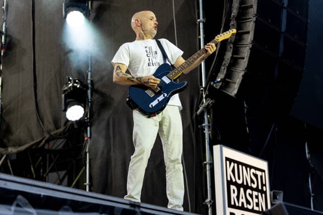 Konzert von Moby auf dem Kunst!Rasen Bonn - 18.08.26 Der US-amerikanische Elektronikmusiker Moby beim Open-Air-Live-Auftritt auf dem Kunst!Rasen Bonn. Bonn Gronau Nordrhein-Westfalen Deutschland *** Moby Concert at Kunst Rasen Bonn, August 18, 2026. American electronic musician Moby performing live outdoors at Kunst Rasen Bonn in Bonn-Gronau, North Rhine-Westphalia, Germany Copyright: xMarcxJohnx