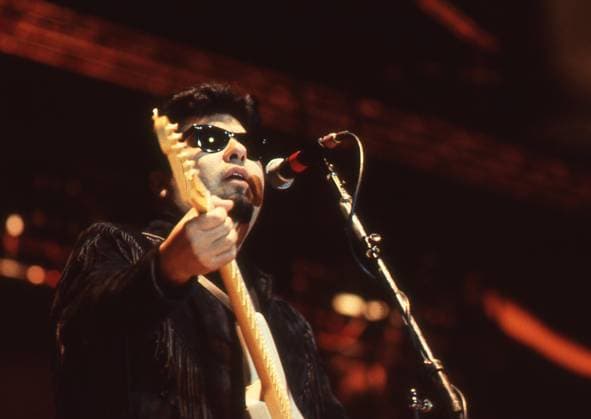 Tampa, Florida, USA: LOS LOBOS - CESAR ROSAS playing Tampa Stadium - Dec.5, 1987  - ZUMAh235 19871205_zmp_h235_040 Copyright: xChristopherxHeltonx
