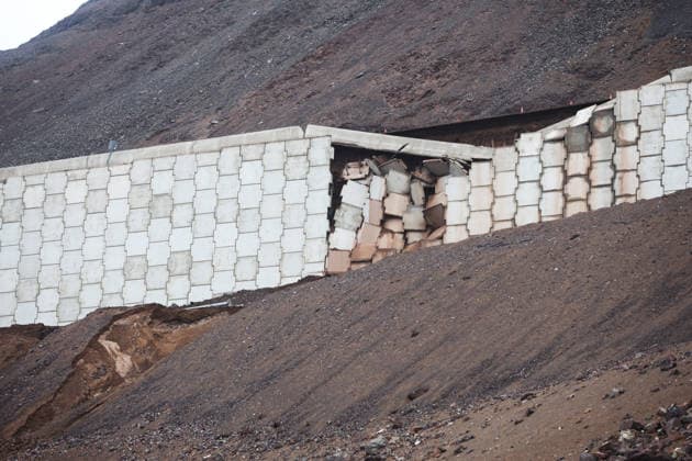 Iquique, August 18, 2026: A storm front wreaks havoc on the city s public infrastructure and landscape. Pictured: Damage to the infrastructure along Route A-504. Alex Diaz, Aton Chile, Iquique, Chile. Aton 1181596  Copyright: ALEXxDIAZ ATONxCHILE