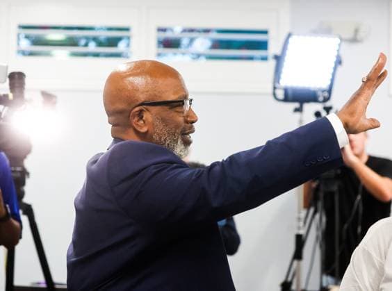 August 18, 2026, St. Petersburg, Florida, USA: Mayor Ken Welch waves to his supporters as he enters the room after the election was called with him coming in second place and heading to a run off on primary election day at his reelection watch party at the St. Petersburg Fire Union Hall - IAFF 747, 5240 1st Ave N, St. Petersburg, on Tuesday, Aug. 18, 2026 in St. Petersburg. St. Petersburg USA - ZUMAs70_ 20260818_zan_s70_121 Copyright: xDirkxShaddx
