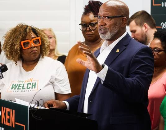 August 18, 2026, St. Petersburg, Florida, USA: Mayor Ken Welch addresses his supporters after the election was called with him coming in second place and heading to a run off on primary election day at his reelection watch party at the St. Petersburg Fire Union Hall - IAFF 747, 5240 1st Ave N, St. Petersburg, on Tuesday, Aug. 18, 2026 in St. Petersburg. St. Petersburg USA - ZUMAs70_ 20260818_zan_s70_125 Copyright: xDirkxShaddx