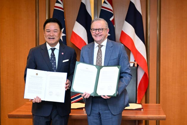 ANUTIN CHARNVIRAKUL AUSTRALIA VISIT, Australian Prime Minister Anthony Albanese and Prime Minister of Thailand Anutin Charnvirakul pose for photographs after a signing ceremony at Parliament House, in Canberra, Wednesday, August 19, 2026. ( NO ARCHIVING CANBERRA AUSTRALIAN CAPITAL TERRITORY AUSTRALIA  Copyright: xLUKASxCOCHx 20260819170915247071