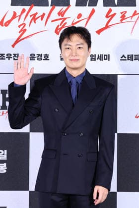 S. Korean actor Roh Jae-won S. Korean actor Roh Jae-won South Korean actor Roh Jae-won, who stars in the new movie Tazza: The Song of Beelzebub, poses for a photo during a publicity event in Seoul on Aug. 18, 2026, to promote the movie, set to hit local screens in South Korea on Sept. 23. (Yonhap) 2026-08-19 12:07:44 < 1980-2026 YONHAPNEWS AGENCY. .> ¼­¿ïÆ¯º°½Ã EDITORIAL USE ONLY  Copyright: xx PYH2026081908750034400 YonhapxNewsx yonphotos255691