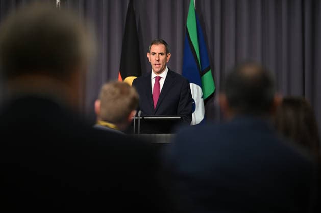 JIM CHALMERS WAGES PRESSER, Australian Treasurer Jim Chalmers speaks to the media during a press conference at Parliament House in Canberra, Wednesday, August 19, 2026. ( NO ARCHIVING CANBERRA AUSTRALIAN CAPITAL TERRITORY AUSTRALIA  Copyright: xLUKASxCOCHx 20260819135801931126
