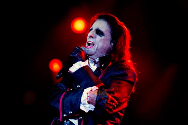 Hollywood Vampires perform at AO Arena Alice Cooper of Hollywood Vampires performs at AO Arena, Manchester, UK, 18 August 2026., Credit:Hels Millington Avalon  Copyright: xHelsxMillingtonx xAvalonx 1125376190