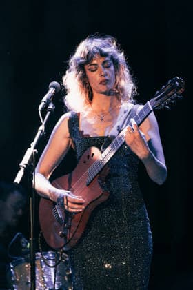 Hannah Cohen performs at Hoxton Hall on August 18, 2026 in London, England. LONDON, ENGLAND - AUGUST 18: Hannah Cohen performs at Hoxton Hall on August 18, 2026 in London, England., Credit:Pupat Chenaksara Avalon UK, London  Copyright: xPupatxChenaksarax xAvalonx PCN_HANNAH_COHEN_LIVE_1125373554