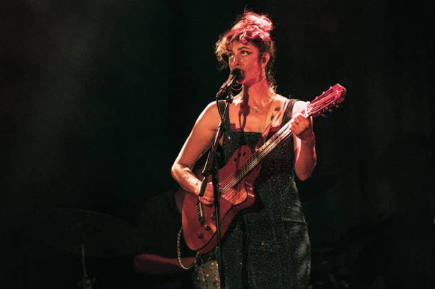 Hannah Cohen performs at Hoxton Hall on August 18, 2026 in London, England. LONDON, ENGLAND - AUGUST 18: Hannah Cohen performs at Hoxton Hall on August 18, 2026 in London, England., Credit:Pupat Chenaksara Avalon UK, London  Copyright: xPupatxChenaksarax xAvalonx 1125373590
