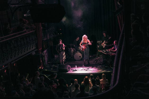 Hannah Cohen performs at Hoxton Hall on August 18, 2026 in London, England. LONDON, ENGLAND - AUGUST 18: Hannah Cohen performs at Hoxton Hall on August 18, 2026 in London, England., Credit:Pupat Chenaksara Avalon UK, London  Copyright: xPupatxChenaksarax xAvalonx 1125373606