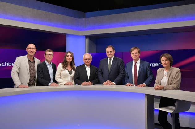 Lars Sänger, Christoph von Marschall, Anja Kohl, Wolfgang Ischinger, Nathanael Liminski, Bernd Baumann und Sandra Maischberger in der ARD-Talkshow maischberger im Studio Berlin Adlershof. Berlin, 18.08.2026 *** Lars Sänger, Christoph von Marschall, Anja Kohl, Wolfgang Ischinger, Nathanael Liminski, Bernd Baumann, and Sandra Maischberger on the ARD talk show *maischberger* at the studio in Berlin-Adlershof, Berlin, August 18, 2026 Foto:xM.xBehrensx xFuturexImagex maischberger1808_6801