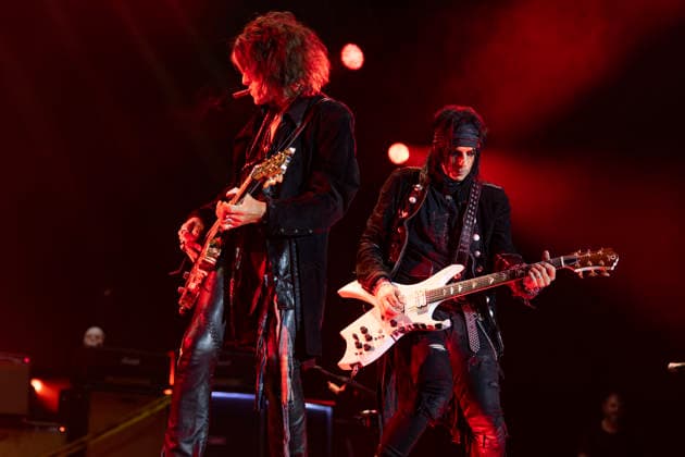 Hollywood Vampires perform at AO Arena Joe Perry and Tommy Henriksen of Hollywood Vampires performs at AO Arena, Manchester, England, 18th August 2026. Editorial Use Only., Credit:Mike Gray MIKE GRAY - B4227 Avalon  Copyright: xMikexGrayx xMIKExGRAYx-xB4227x xAvalonx 1125388141