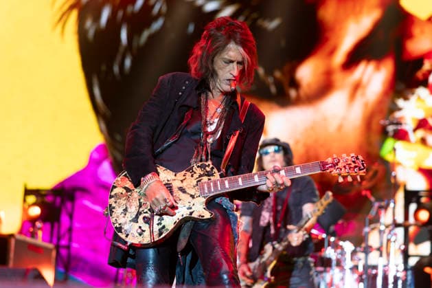 Hollywood Vampires perform at AO Arena Joe Perry of Hollywood Vampires performs at AO Arena, Manchester, England, 18th August 2026. Editorial Use Only., Credit:Mike Gray MIKE GRAY - B4227 Avalon  Copyright: xMikexGrayx xMIKExGRAYx-xB4227x xAvalonx 1125388387