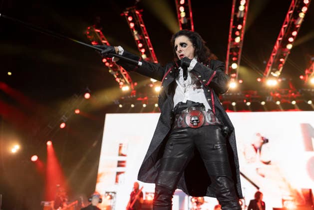 Hollywood Vampires perform at AO Arena Alice Cooper of Hollywood Vampires performs at AO Arena, Manchester, England, 18th August 2026. Editorial Use Only., Credit:Mike Gray MIKE GRAY - B4227 Avalon  Copyright: xMikexGrayx xMIKExGRAYx-xB4227x xAvalonx 1125388411