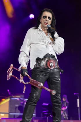 Hollywood Vampires perform at AO Arena Alice Cooper of Hollywood Vampires performs at AO Arena, Manchester, England, 18th August 2026. Editorial Use Only., Credit:Mike Gray MIKE GRAY - B4227 Avalon  Copyright: xMikexGrayx xMIKExGRAYx-xB4227x xAvalonx 1125388613