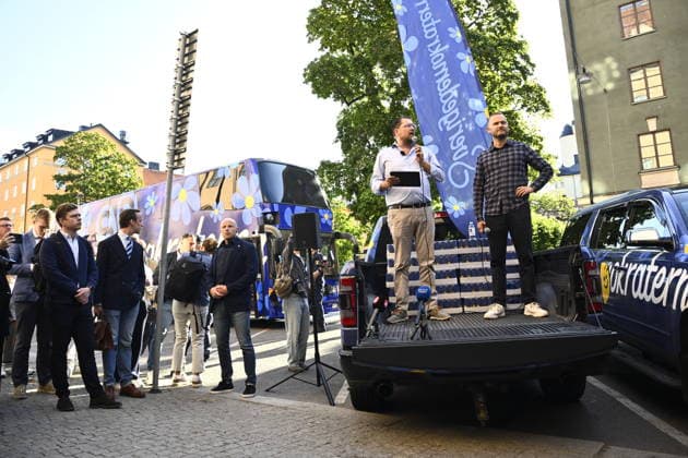 STOCKHOLM, SVERIGE 20260819 Sverigedemokraternas partiledare Jimmy Akesson och Henrik Vinge, rättspolitisk talesperson, utanför tingsrätten i Stockholm. STOCKHOLM SVERIGE x10080x *** STOCKHOLM, SWEDEN 20260819 Sweden Democrats party leader Jimmy Akesson and Henrik Vinge, spokesperson for legal policy, outside the Stockholm District Court STOCKHOLM SWEDEN x10080x  Copyright: xFredrikxSandberg TTx SD PRESETERAR VALLÖFTE rd6KZ_5x5PU