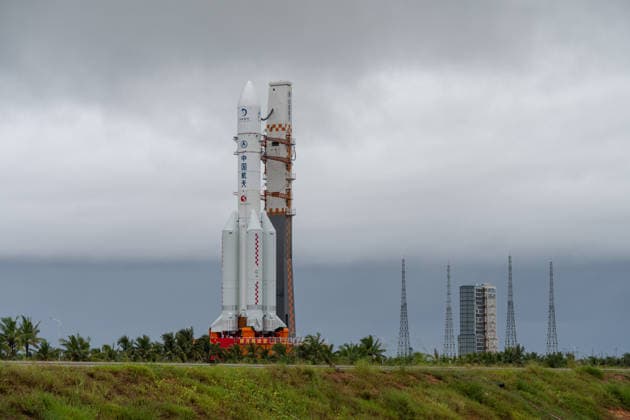 WENCHANG, CHINA - AUGUST 19: The combination of the Chang e-7 lunar probe and the Long March-5 Y14 carrier rocket is transferred vertically to the launching area at the Wenchang Spacecraft Launch Site on August 19, 2026 in Wenchang, Hainan Province of China. The Chang e-7 lunar probe is scheduled for launch at an appropriate time, according to the China Manned Space Agency (CMSA).  Copyright: xVCGx 111660848691