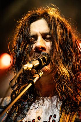 Kurt Vile & The Violators live in Copenhagen, Denmark Copenhagen, Denmark. 18th, August 2026. Kurt Vile and The Violators perform a live concert at VEGA in Copenhagen. Here singer, songwriter and musician Kurt Vile is seen live on stage. Denmark, Copenhagen  Copyright: xGonzalesxPhoto ErlingxBrodersenx