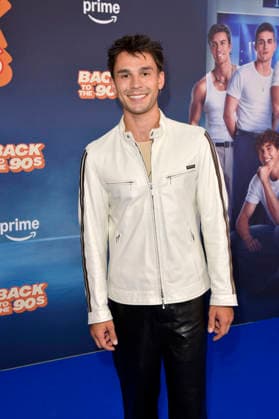 Julian Braun bei der Premiere des Amazon Prime Video-Films Back to the 90s im Delphi Filmpalast am Zoo. Berlin, 18.08.2026 *** Julian Braun at the premiere of the Amazon Prime Video film *Back to the 90s* at the Delphi Filmpalast am Zoo in Berlin, August 18, 2026 Foto:xM.xBehrensx xFuturexImagex 90s_6837